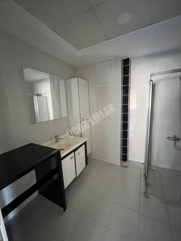 AFYON ÜÇOK EMLAKTAN HARBİŞ GAZİ MAH KİRALIK 3+1 120M² DAİRE 