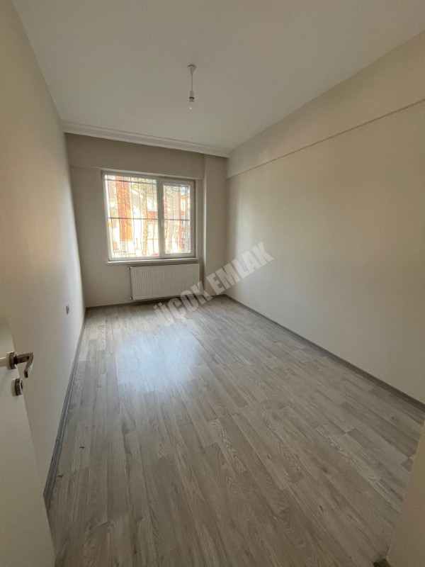 AFYON ÜÇOK EMLAKTAN HARBİŞ GAZİ MAH KİRALIK 3+1 120M² DAİRE 