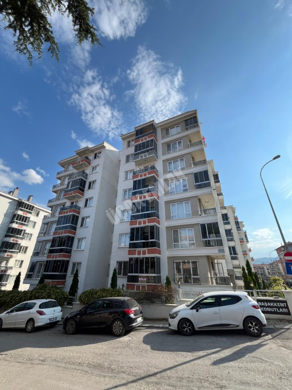 AFYON ÜÇOK EMLAKTAN HARBİŞ GAZİ MAH KİRALIK 3+1 120M² DAİRE 