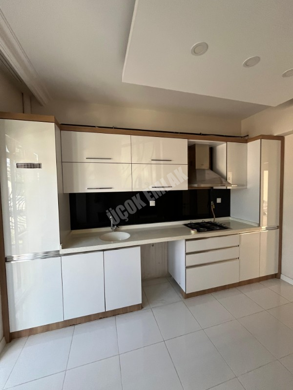 AFYON ÜÇOK EMLAKTAN HARBİŞ GAZİ MAH KİRALIK 3+1 120M² DAİRE 