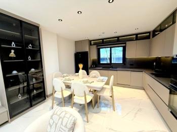 Didim Efeler Mahallesinde Satılık 5+1 Full Eşyalı Villa