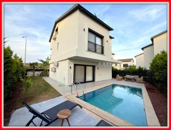 Didim Efeler Mahallesinde Satılık 5+1 Full Eşyalı Villa