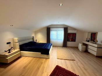 Didim Efeler Mahallesinde Satılık 5+1 Full Eşyalı Villa