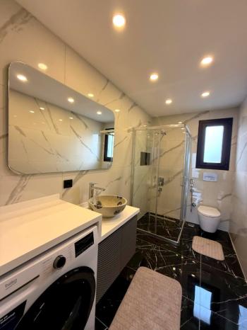 Didim Efeler Mahallesinde Satılık 5+1 Full Eşyalı Villa