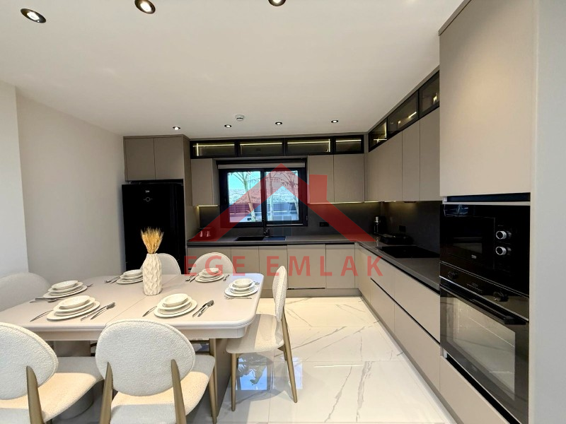 Didim Efeler Mahallesinde Satılık 5+1 Full Eşyalı Villa