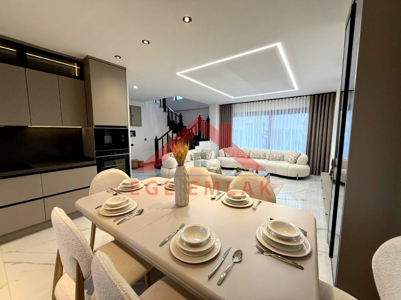 Didim Efeler Mahallesinde Satılık 5+1 Full Eşyalı Villa