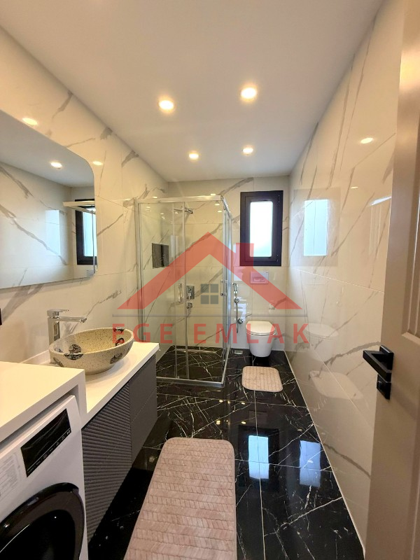 Didim Efeler Mahallesinde Satılık 5+1 Full Eşyalı Villa