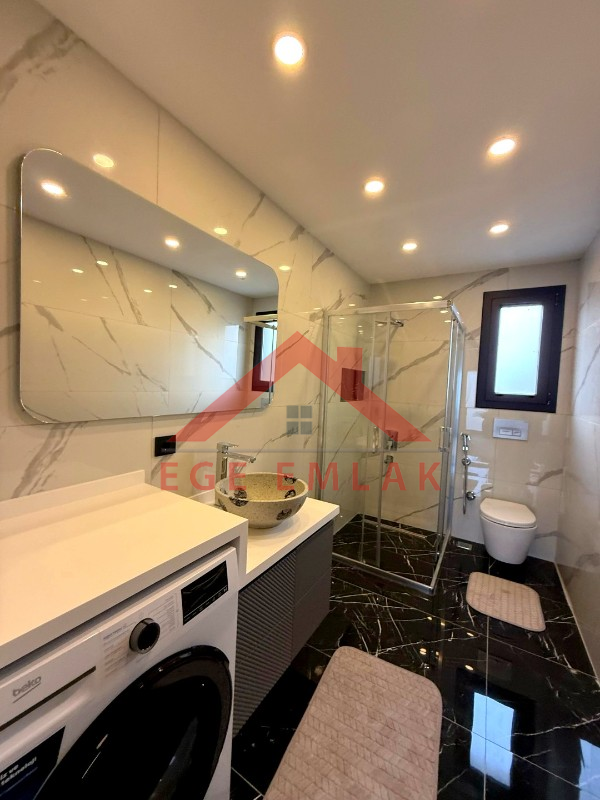 Didim Efeler Mahallesinde Satılık 5+1 Full Eşyalı Villa