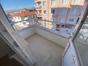 GÜVENAY - ÇORUM GÜLABİBEY EKİN CADDESİ ÜZERİ SATILIK SIFIR 3+1 DAİRE