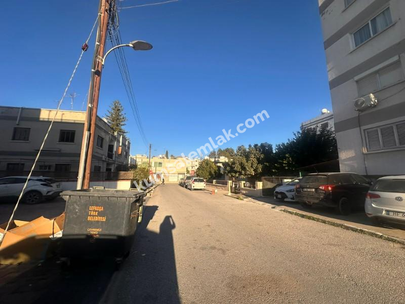 LEFKOŞA KUMSAL'DA  TÜRK MALI  SATILIK DAİRE