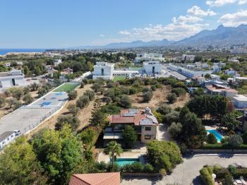 Kıbrıs Girne Bellapais Bölgesinde Lüx Kiralık Havuzlu 4+1 Villa