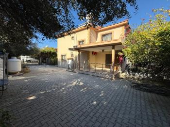 Kıbrıs Girne Bellapais Bölgesinde Lüx Kiralık Havuzlu 4+1 Villa