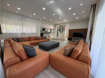 Kıbrıs Girne Bellapais Bölgesinde Lüx Kiralık Havuzlu 4+1 Villa