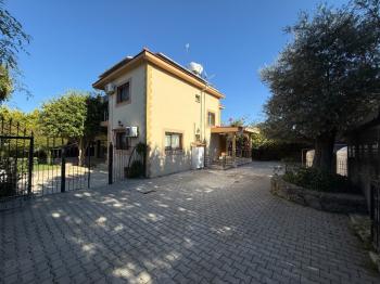 Kıbrıs Girne Bellapais Bölgesinde Lüx Kiralık Havuzlu 4+1 Villa
