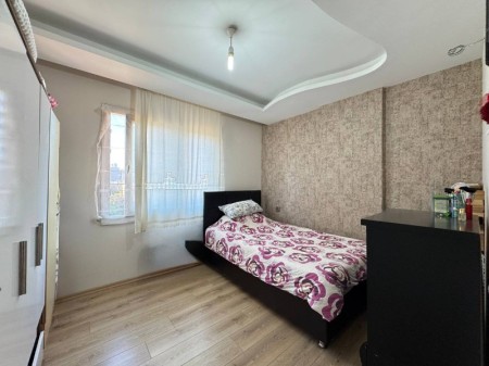 ALYANS'TAN MERKEZİ KONUMDA KORİDORLU BALKONLU GENİŞ 1+1