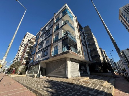 ALYANS'TAN MERKEZİ KONUMDA KORİDORLU BALKONLU GENİŞ 1+1
