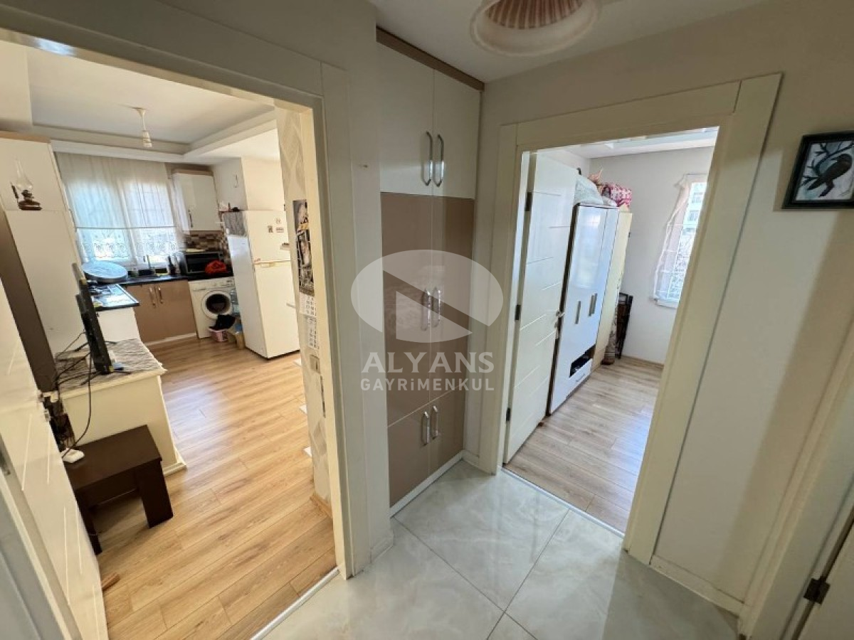 ALYANS'TAN MERKEZİ KONUMDA KORİDORLU BALKONLU GENİŞ 1+1