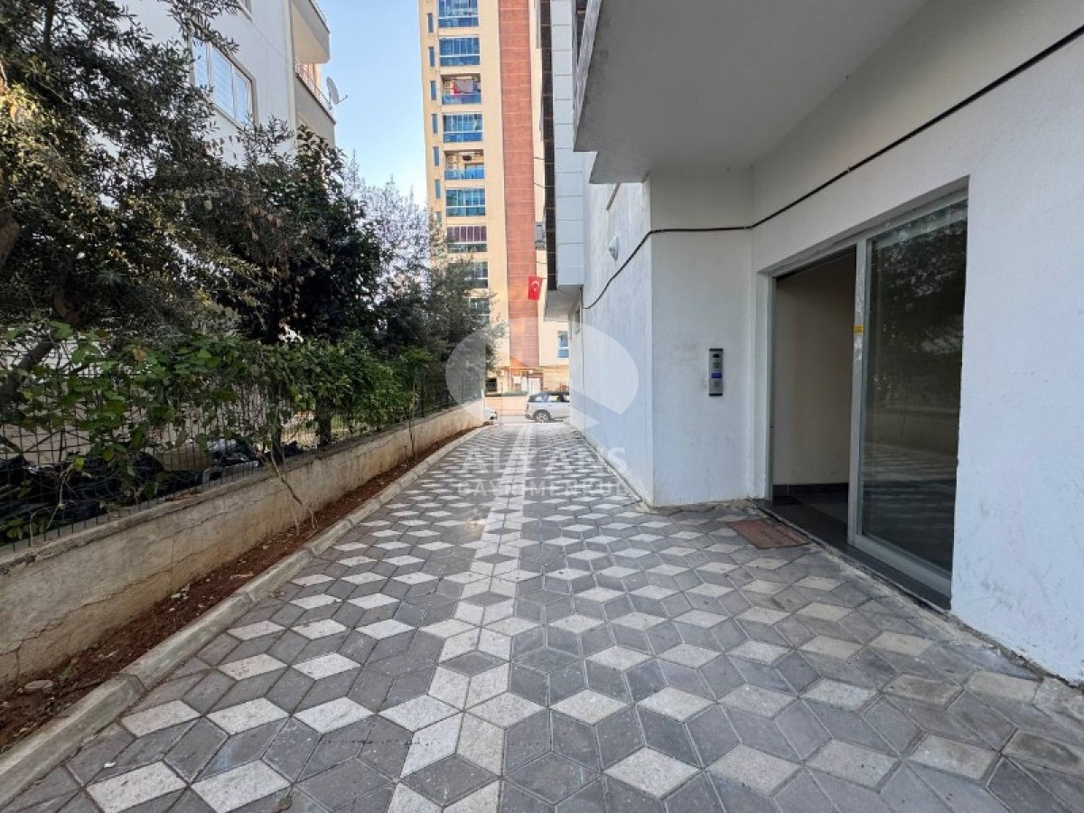 ALYANS'TAN MERKEZİ KONUMDA KORİDORLU BALKONLU GENİŞ 1+1