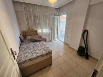 ALTINKUM MAH.DENİZE YAKIN BULVARA YÜRÜME MESAFESİNDE SATILIK KISMI EŞYALI 2+1 DAİRE 