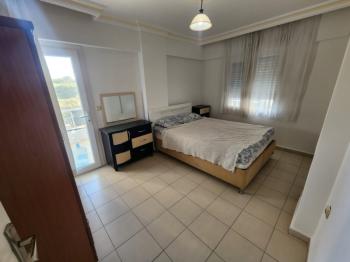 ALTINKUM MAH.DENİZE YAKIN BULVARA YÜRÜME MESAFESİNDE SATILIK KISMI EŞYALI 2+1 DAİRE 