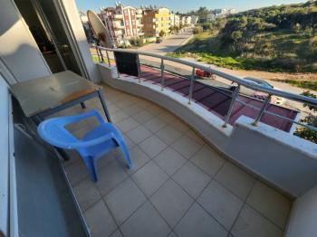 ALTINKUM MAH.DENİZE YAKIN BULVARA YÜRÜME MESAFESİNDE SATILIK KISMI EŞYALI 2+1 DAİRE 