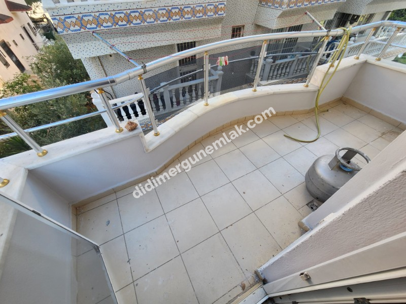 ALTINKUM MAH.DENİZE YAKIN BULVARA YÜRÜME MESAFESİNDE SATILIK KISMI EŞYALI 2+1 DAİRE 