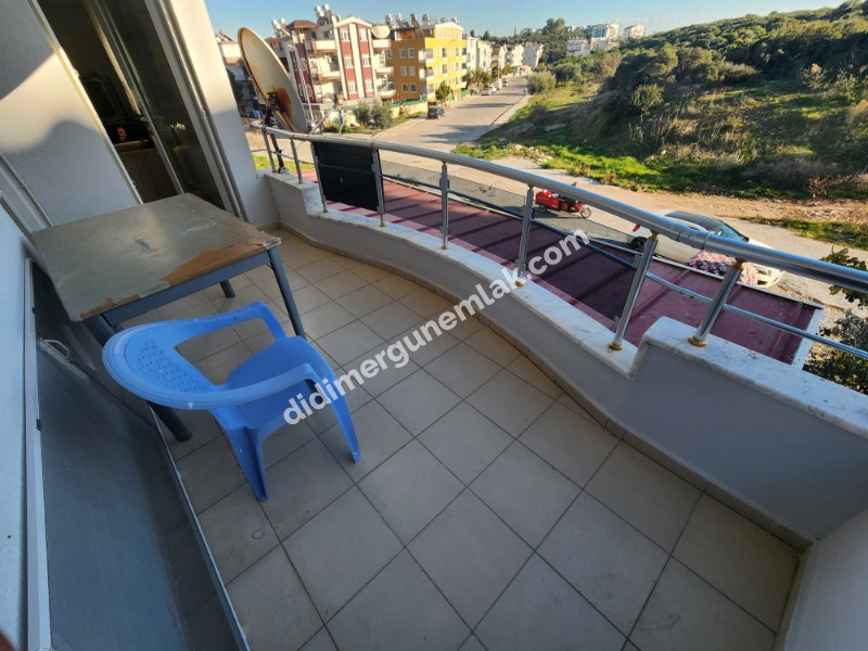 ALTINKUM MAH.DENİZE YAKIN BULVARA YÜRÜME MESAFESİNDE SATILIK KISMI EŞYALI 2+1 DAİRE 