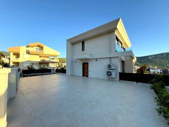 Didim Akbükde Satılık 4+1 Full Eşyalı Villa