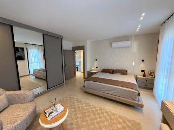 Didim Akbükde Satılık 4+1 Full Eşyalı Villa