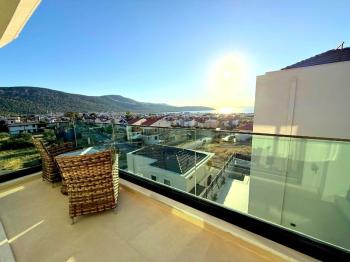 Didim Akbükde Satılık 4+1 Full Eşyalı Villa