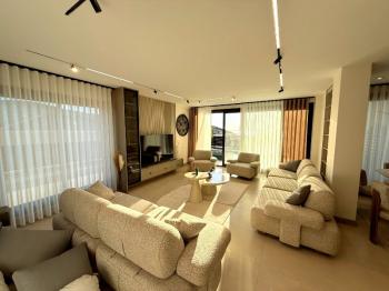 Didim Akbükde Satılık 4+1 Full Eşyalı Villa