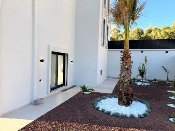 Didim Akbükde Satılık 4+1 Full Eşyalı Villa