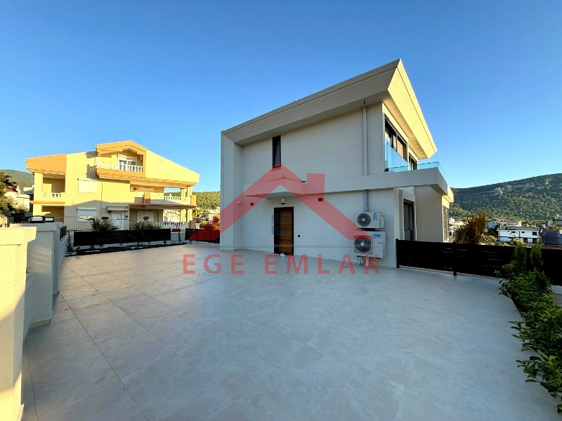 Didim Akbükde Satılık 4+1 Full Eşyalı Villa