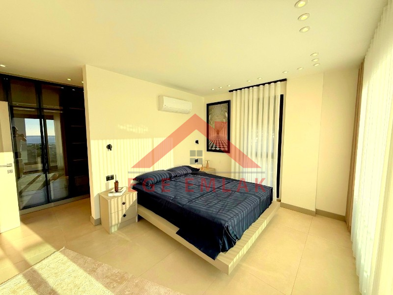 Didim Akbükde Satılık 4+1 Full Eşyalı Villa