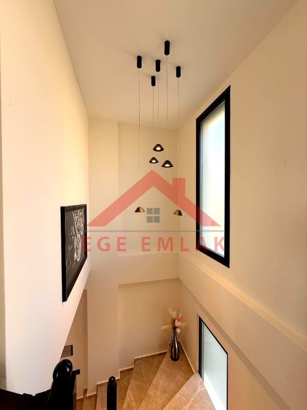 Didim Akbükde Satılık 4+1 Full Eşyalı Villa