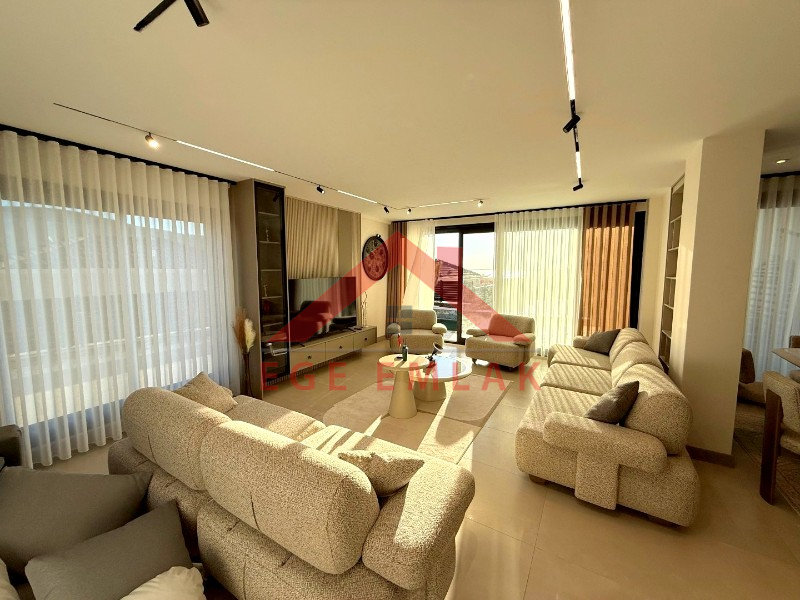 Didim Akbükde Satılık 4+1 Full Eşyalı Villa