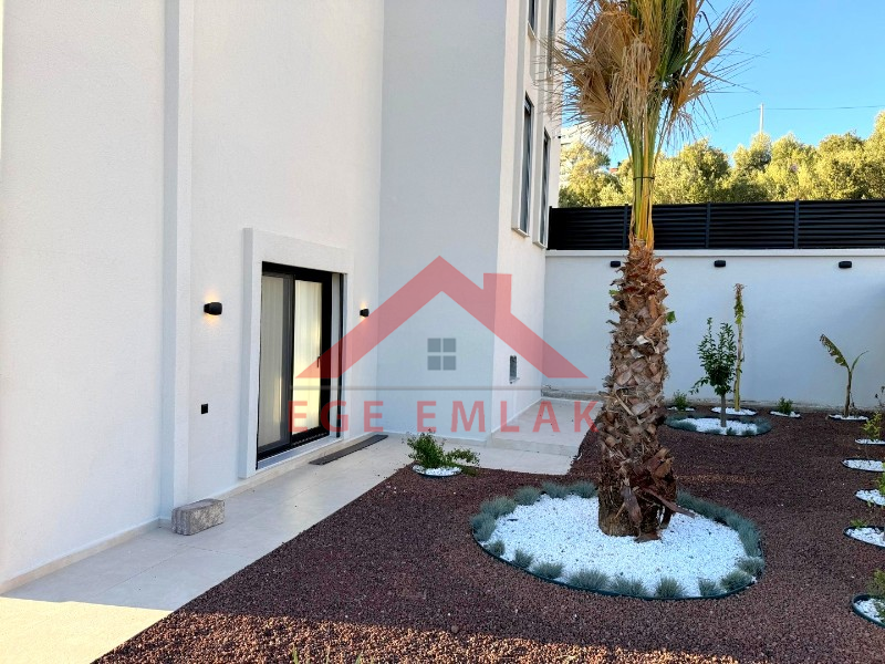 Didim Akbükde Satılık 4+1 Full Eşyalı Villa