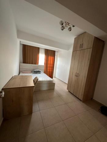 Mağusa'da Gülseren anayolu üzerinde ful eşyalı kiralık daire 