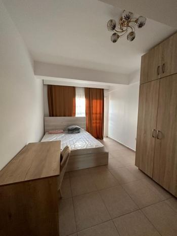 Mağusa'da Gülseren anayolu üzerinde ful eşyalı SATILIK daire