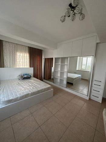 Mağusa'da Gülseren anayolu üzerinde ful eşyalı SATILIK daire