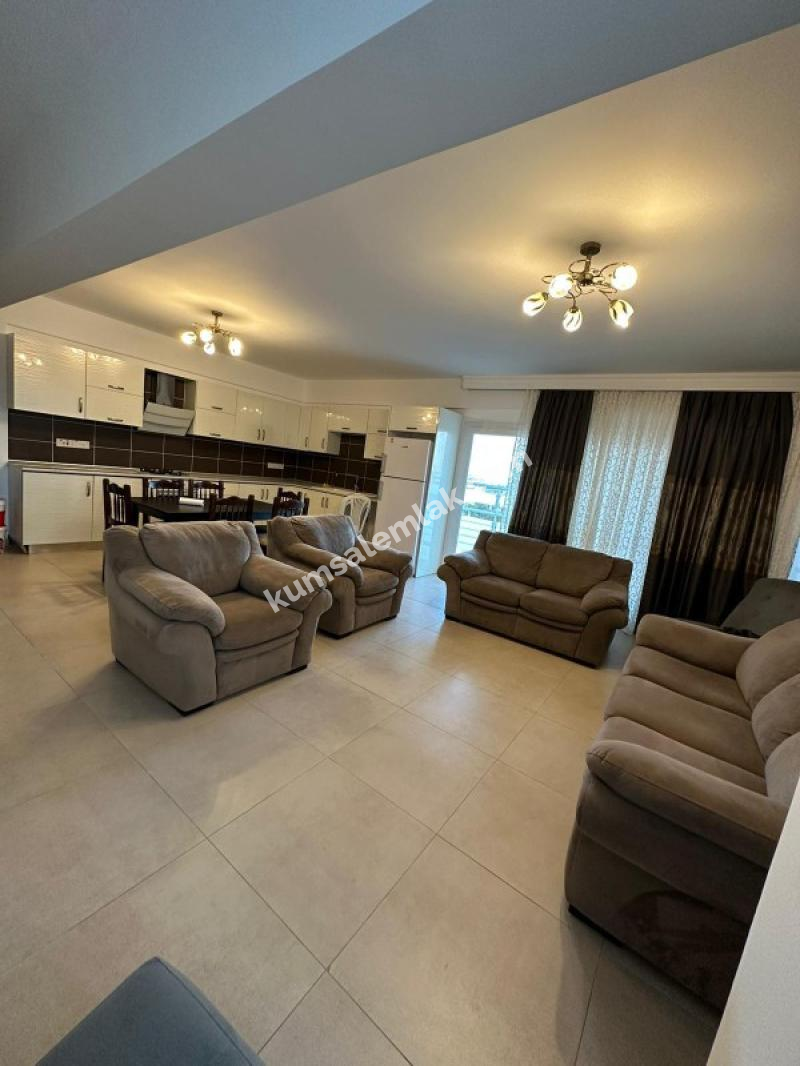 Mağusa'da Gülseren anayolu üzerinde ful eşyalı kiralık daire 