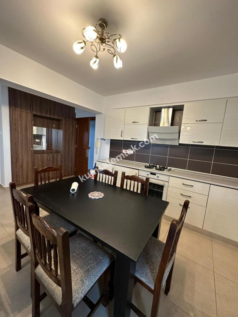Mağusa'da Gülseren anayolu üzerinde ful eşyalı kiralık daire 
