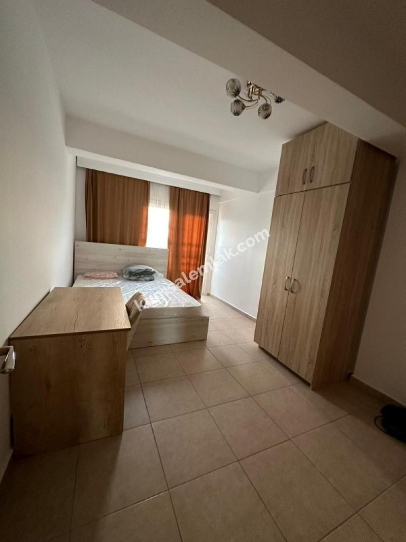 Mağusa'da Gülseren anayolu üzerinde ful eşyalı kiralık daire 
