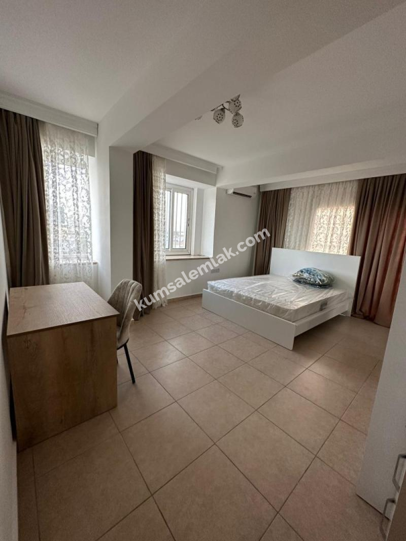 Mağusa'da Gülseren anayolu üzerinde ful eşyalı kiralık daire 