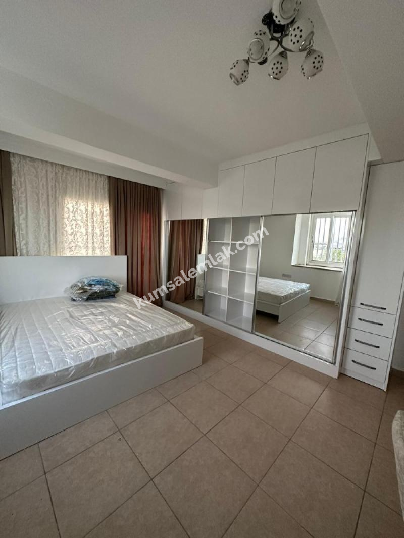 Mağusa'da Gülseren anayolu üzerinde ful eşyalı kiralık daire 