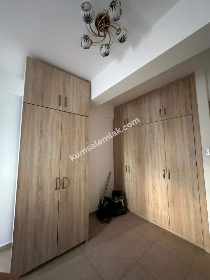 Mağusa'da Gülseren anayolu üzerinde ful eşyalı SATILIK daire