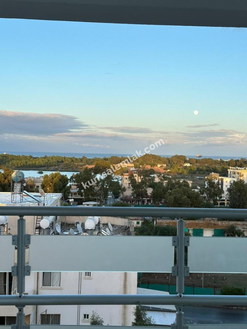 Mağusa'da Gülseren anayolu üzerinde ful eşyalı SATILIK daire