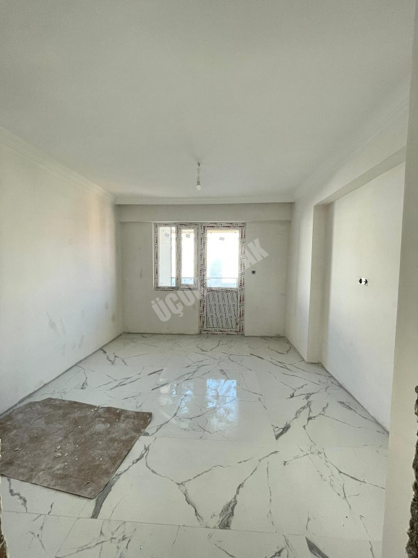 AFYON ÜÇOK EMLAKTAN HARBİŞ GAZİ MAH SATILIK SIFIR 3+1-- 2+1 DAİRELER