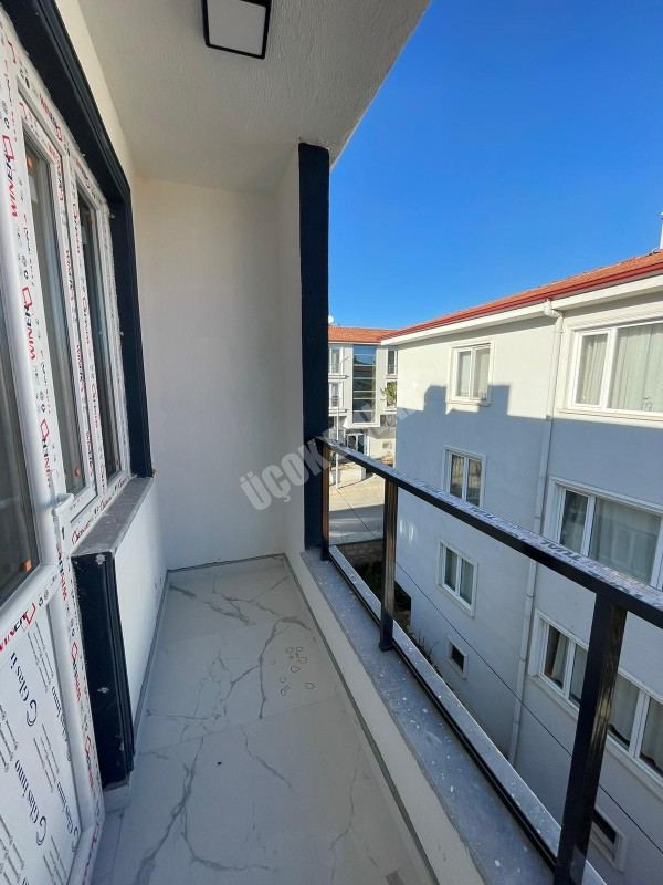 AFYON ÜÇOK EMLAKTAN HARBİŞ GAZİ MAH SATILIK SIFIR 3+1-- 2+1 DAİRELER