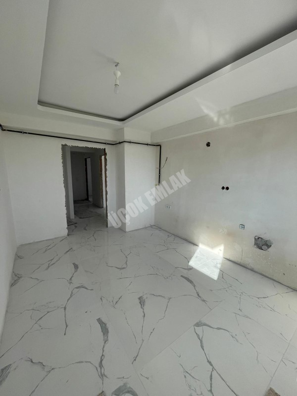 AFYON ÜÇOK EMLAKTAN HARBİŞ GAZİ MAH SATILIK SIFIR 3+1-- 2+1 DAİRELER